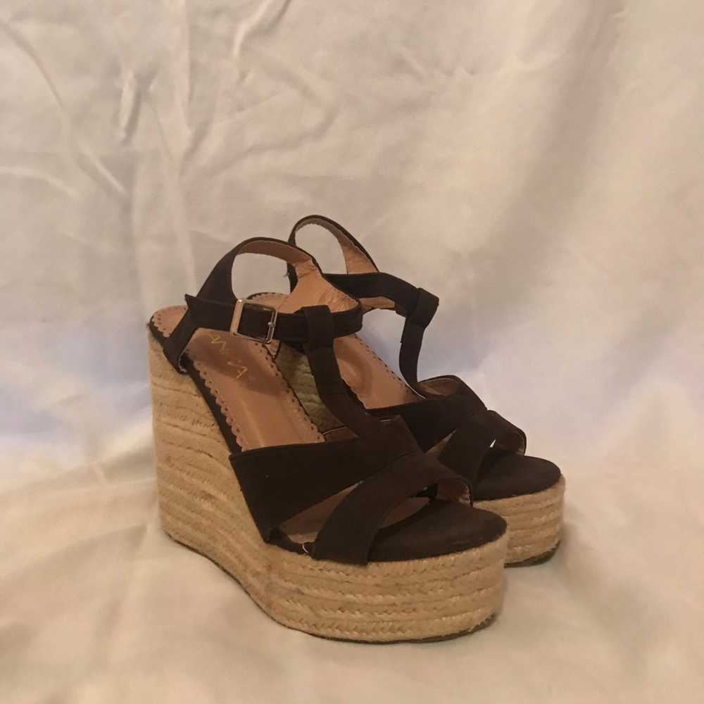 Brown strappy wedges